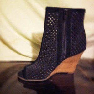 Women's Ankle Wedge